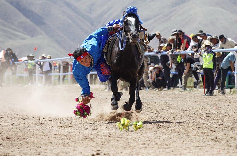 甘肅肅南：策馬揚鞭迎佳節(jié)